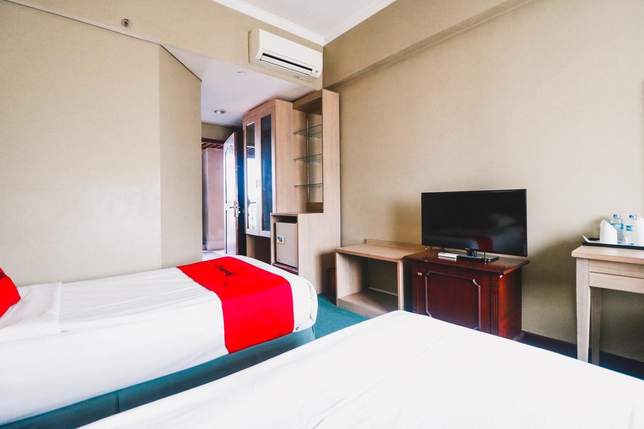 Reddoorz Plus Near Monumen Nasional Jakarta Luaran gambar