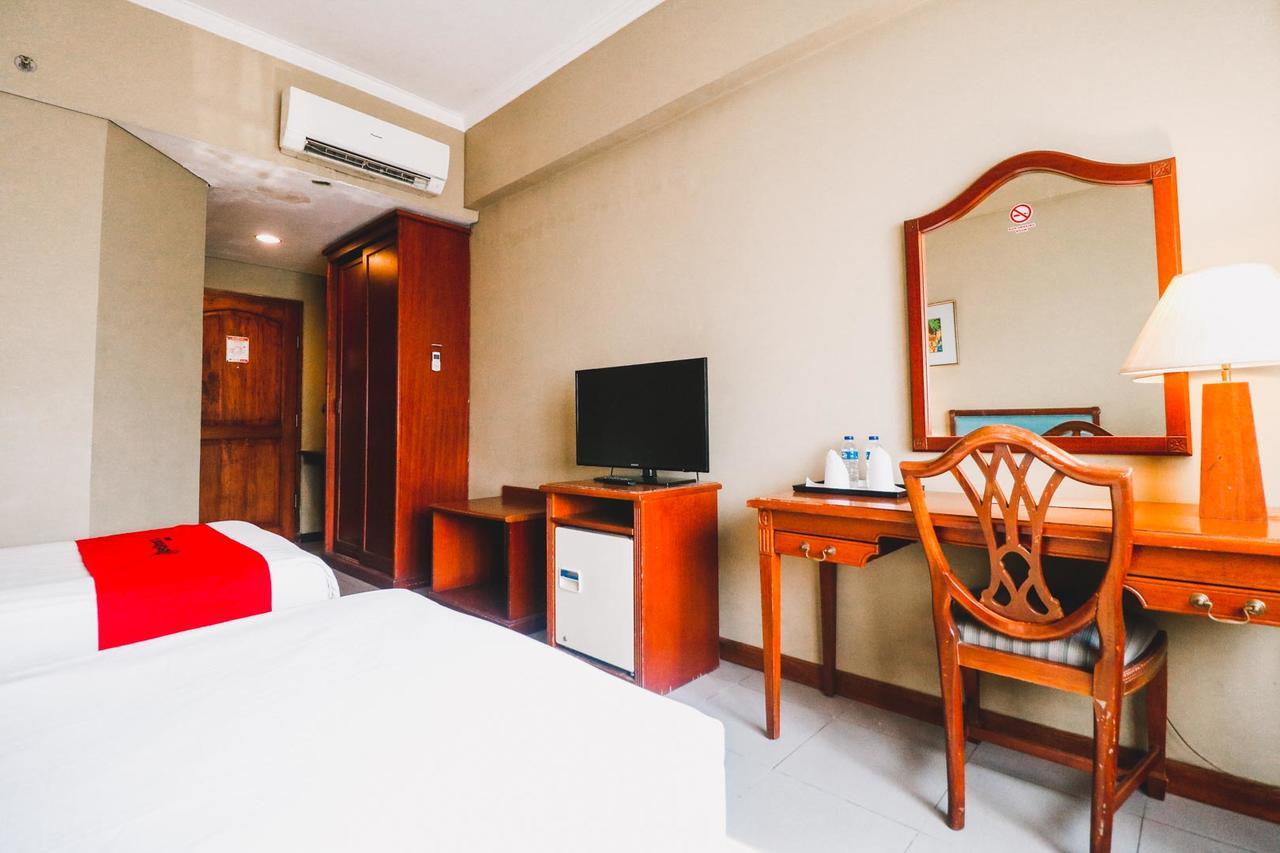 Reddoorz Plus Near Monumen Nasional Jakarta Luaran gambar