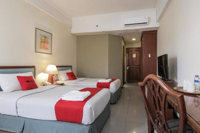 Reddoorz Plus Near Monumen Nasional Jakarta Luaran gambar